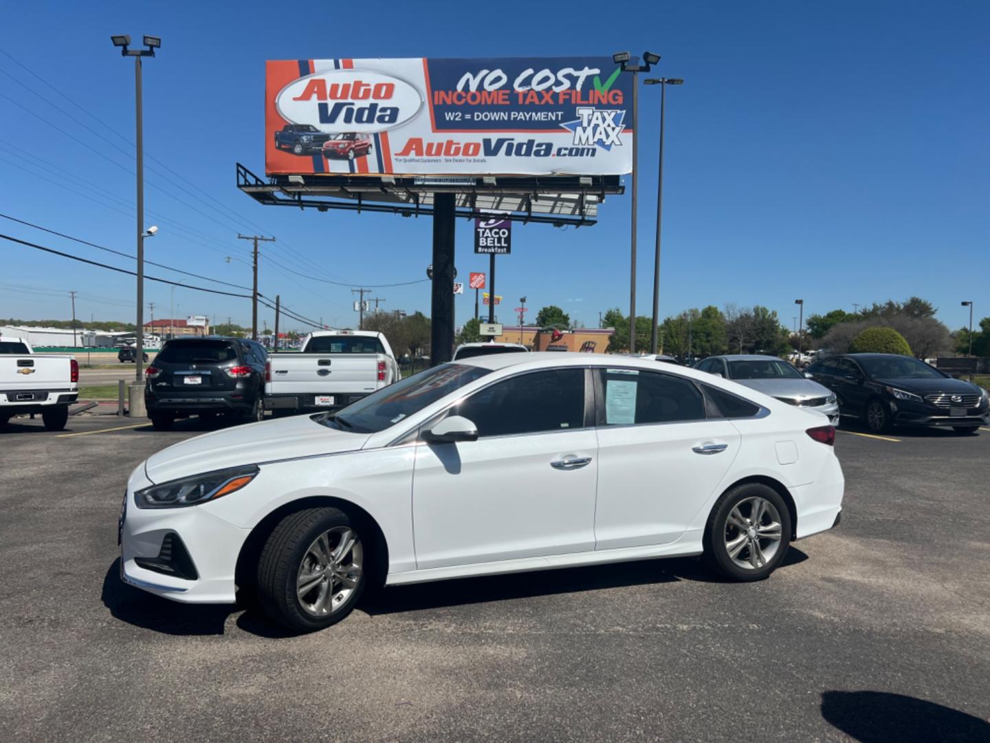 2018 WHITE Hyundai Sonata Sport (5NPE34AF3JH) with an 2.4L L4 DOHC 16V engine, 6A transmission, located at 420 I-35E, Lancaster, TX, 75146, (469) 297-4144, 32.593929, -96.823685 - Photo#0